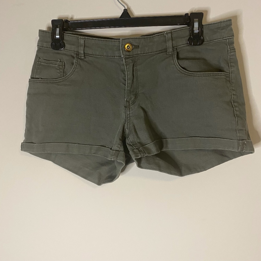 H&M Shorts Women's Size 6